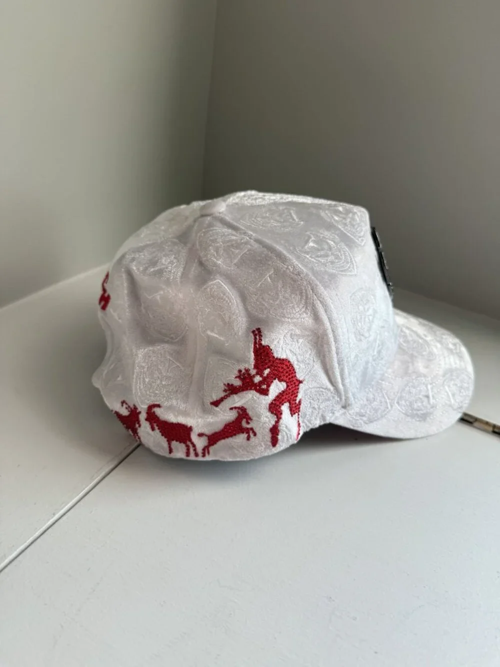 NEW Chucky Hats RARE White Velvet Lucifer Devil Adjustable Baseball Cap [jb]